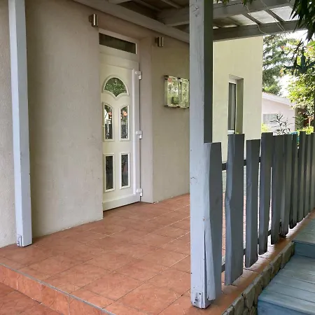 Pentz House Apartment